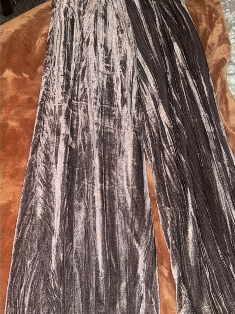Women’s Velvet Wide-Leg Pants in mauve/plum